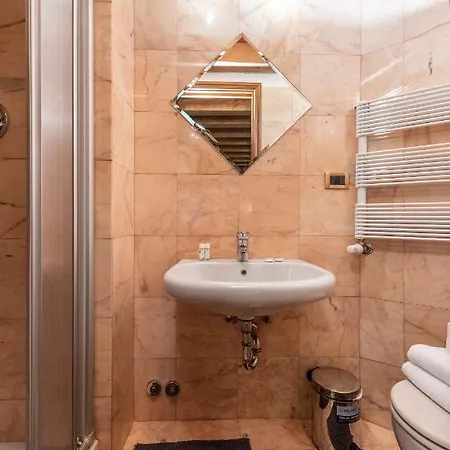 Anzolo Palace - & 2* Venedig