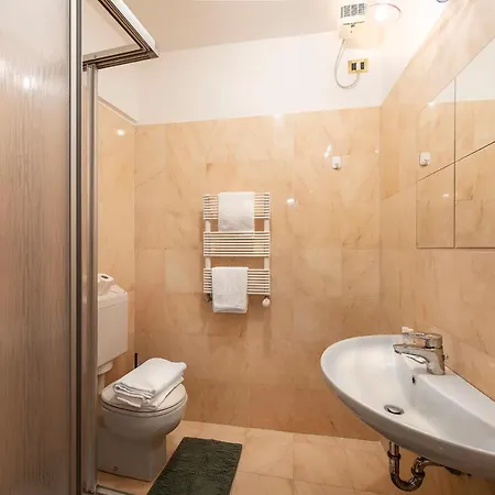 Anzolo Palace - & Гостевой дом Венеция