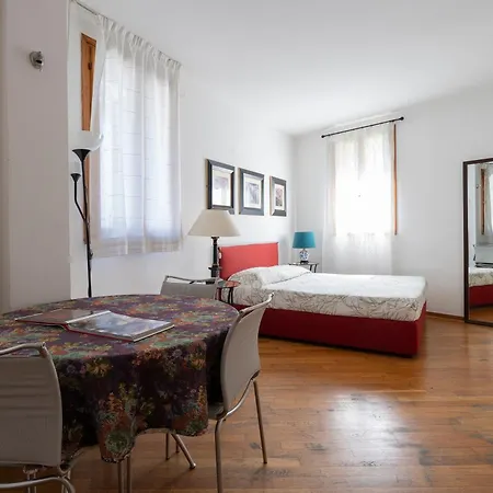 Anzolo Palace - & Венеция