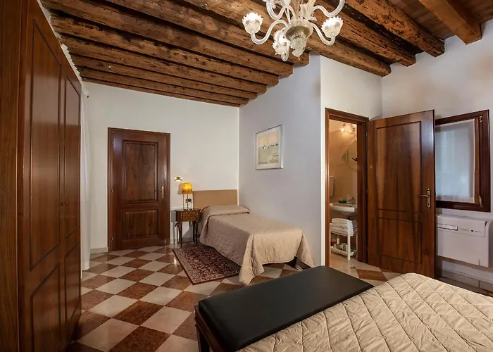 Pensión Anzolo Palace - & Venecia