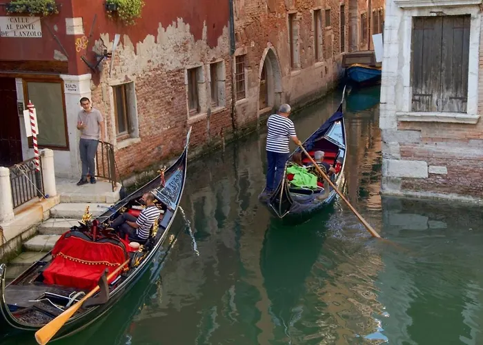 Anzolo Palace - & Pensión 3*