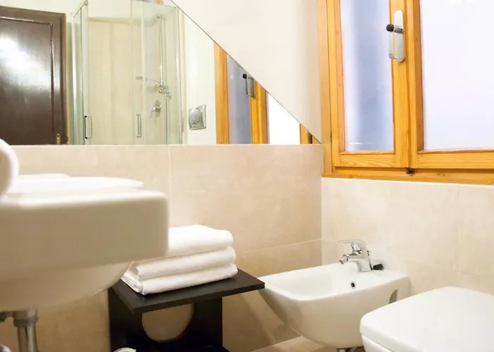 Anzolo Palace - & Pensión 3*