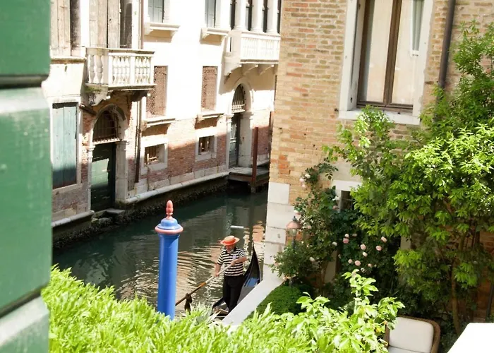 Pensión Anzolo Palace - & 3*