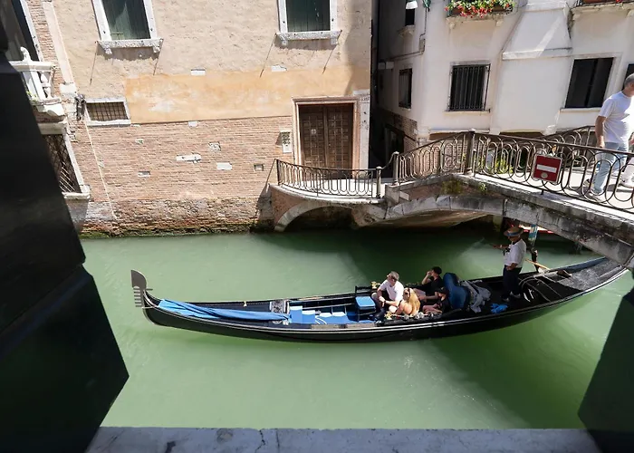 Anzolo Palace - & Pensión Venecia
