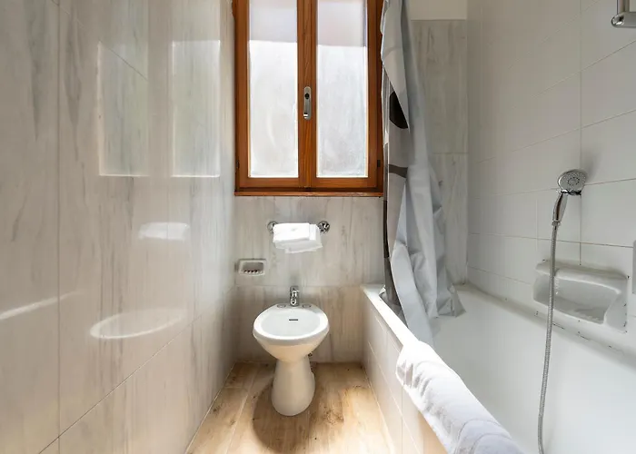 Anzolo Palace - & Pensión 3*