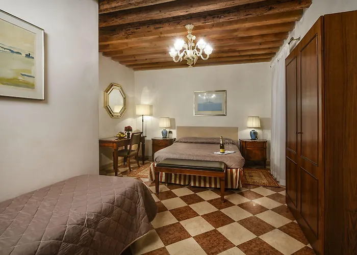 Anzolo Palace - & Pensión