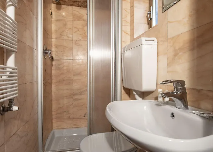 Anzolo Palace - & Pensión 3*