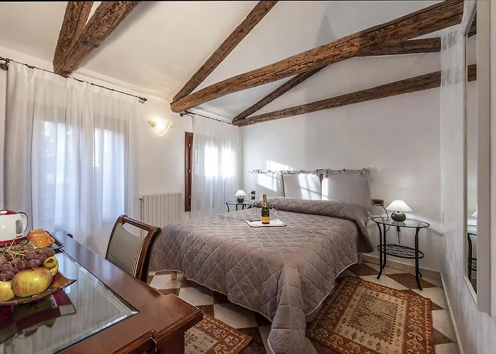 Anzolo Palace - & Pensión 3*