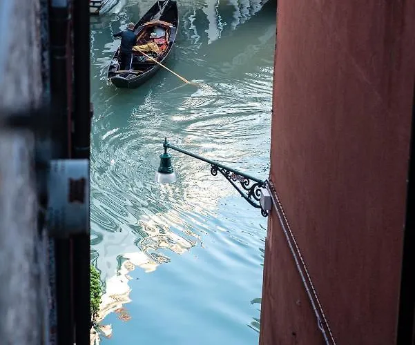 Anzolo Palace - & Pensión 3*