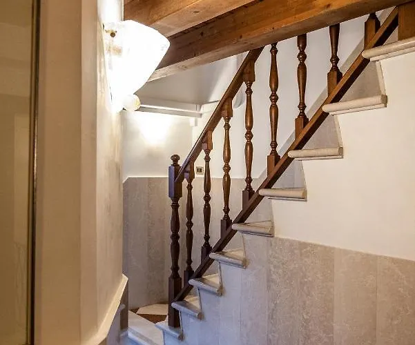 Anzolo Palace - & Pensión 3*