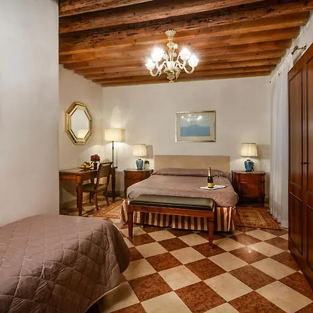 Anzolo Palace - & بيت ضيافة