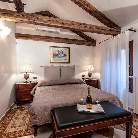 بيت ضيافة Anzolo Palace - &
